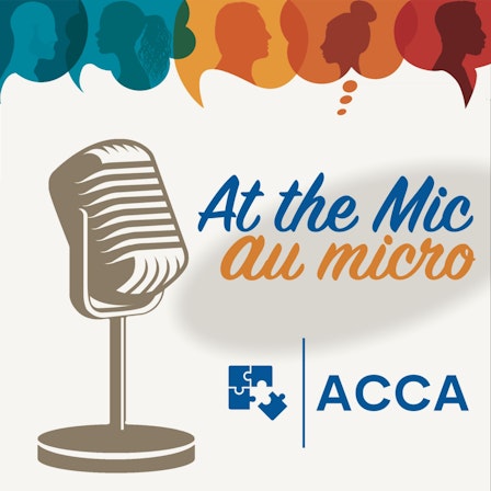 At The Mic / Au micro